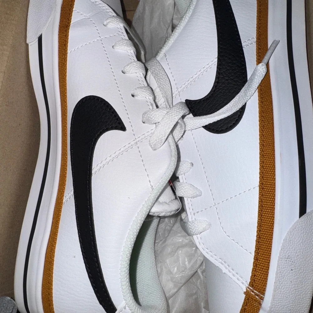 Nike Men's White and Tan Sneakers - Picture 5 of 5